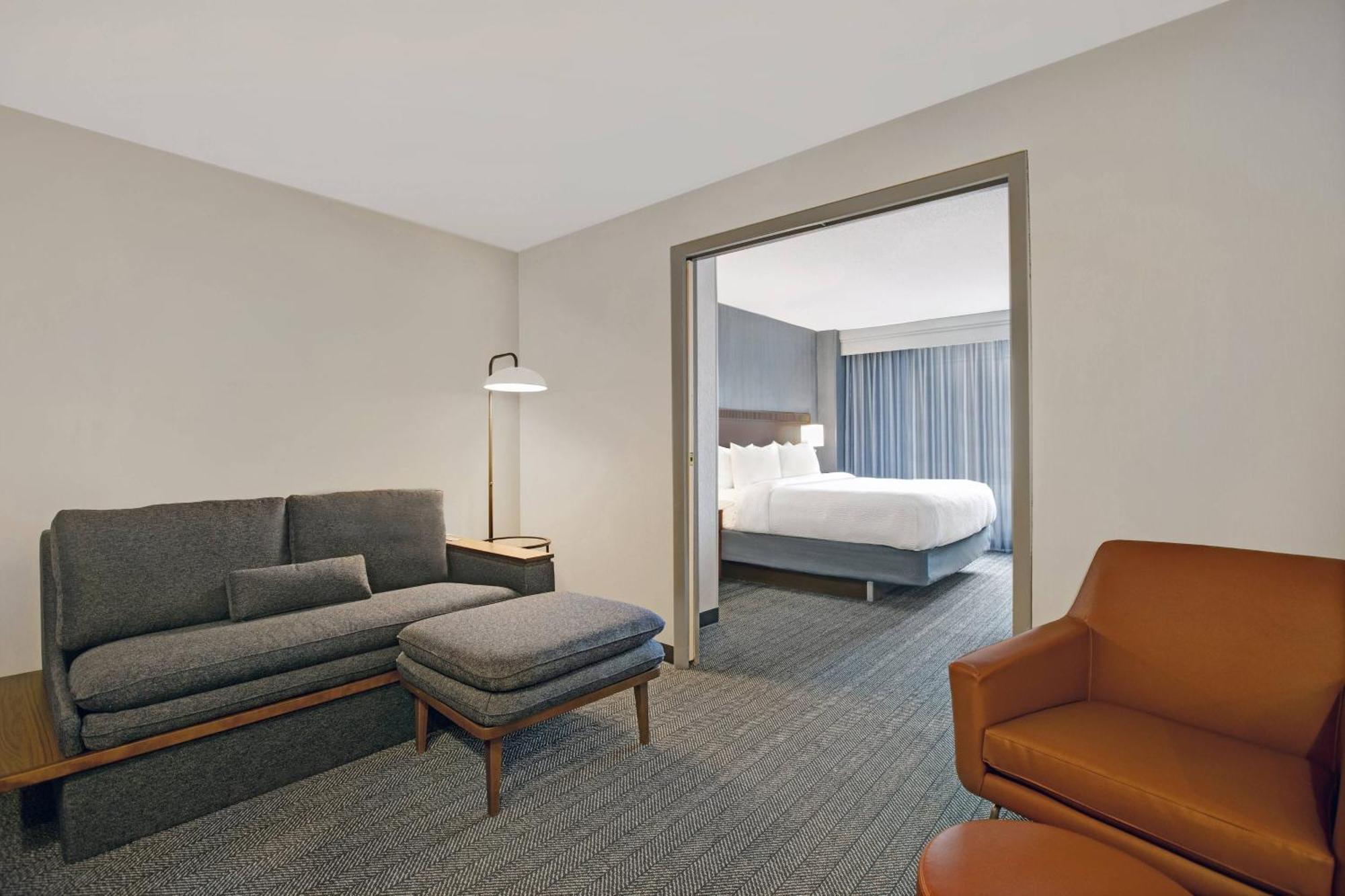 Courtyard Chicago Elmhurst/Oakbrook Area Esterno foto