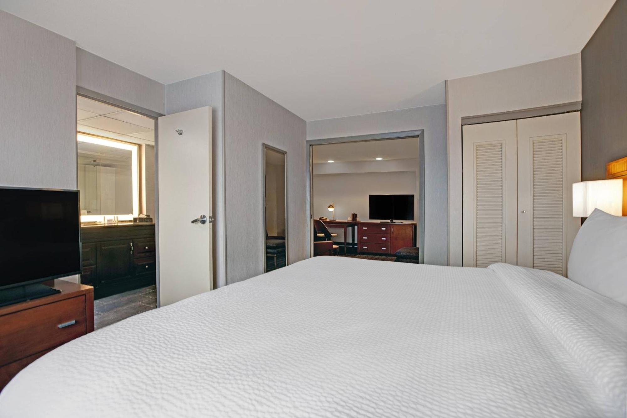 Courtyard Chicago Elmhurst/Oakbrook Area Esterno foto