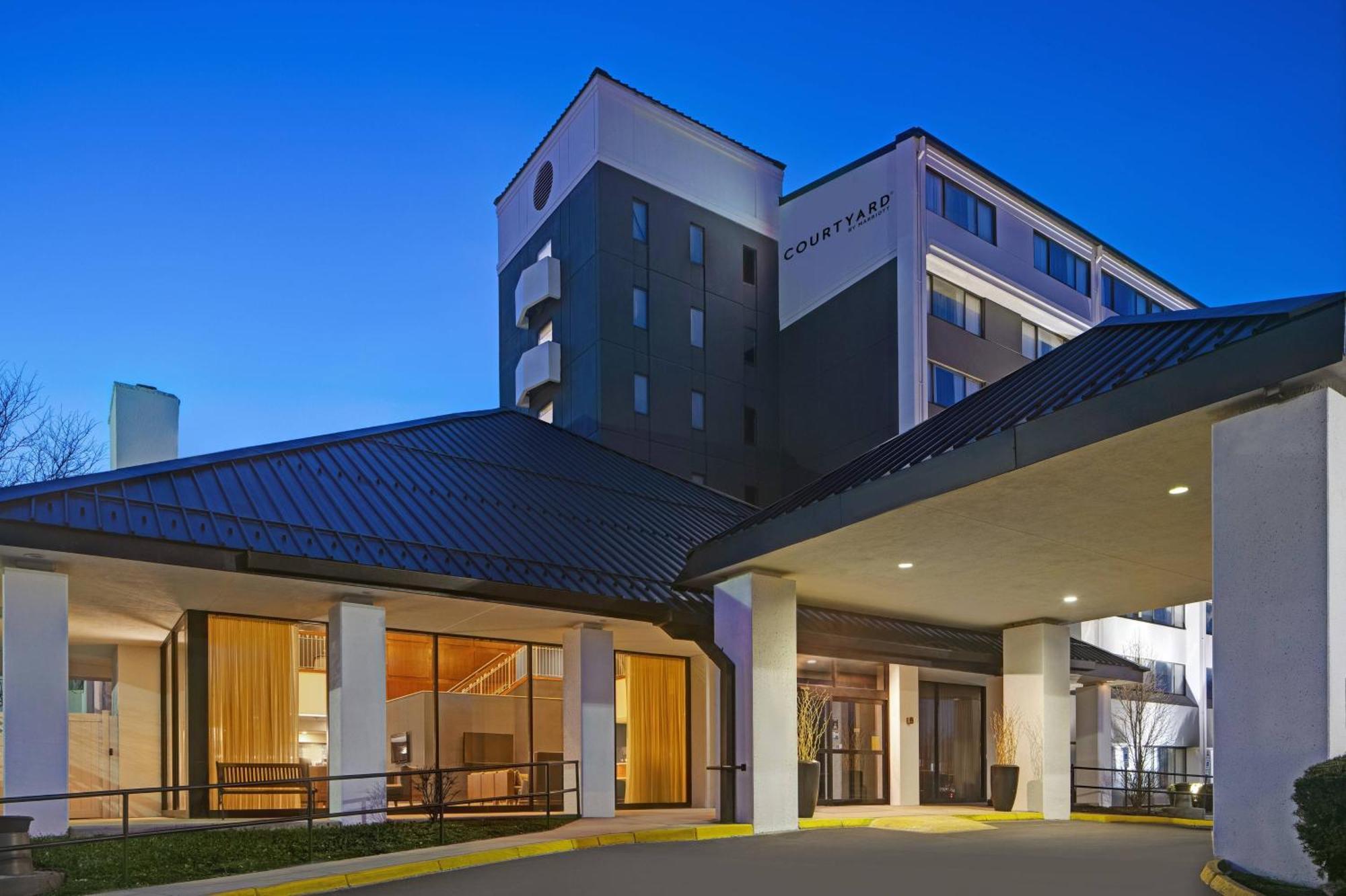 Courtyard Chicago Elmhurst/Oakbrook Area Esterno foto