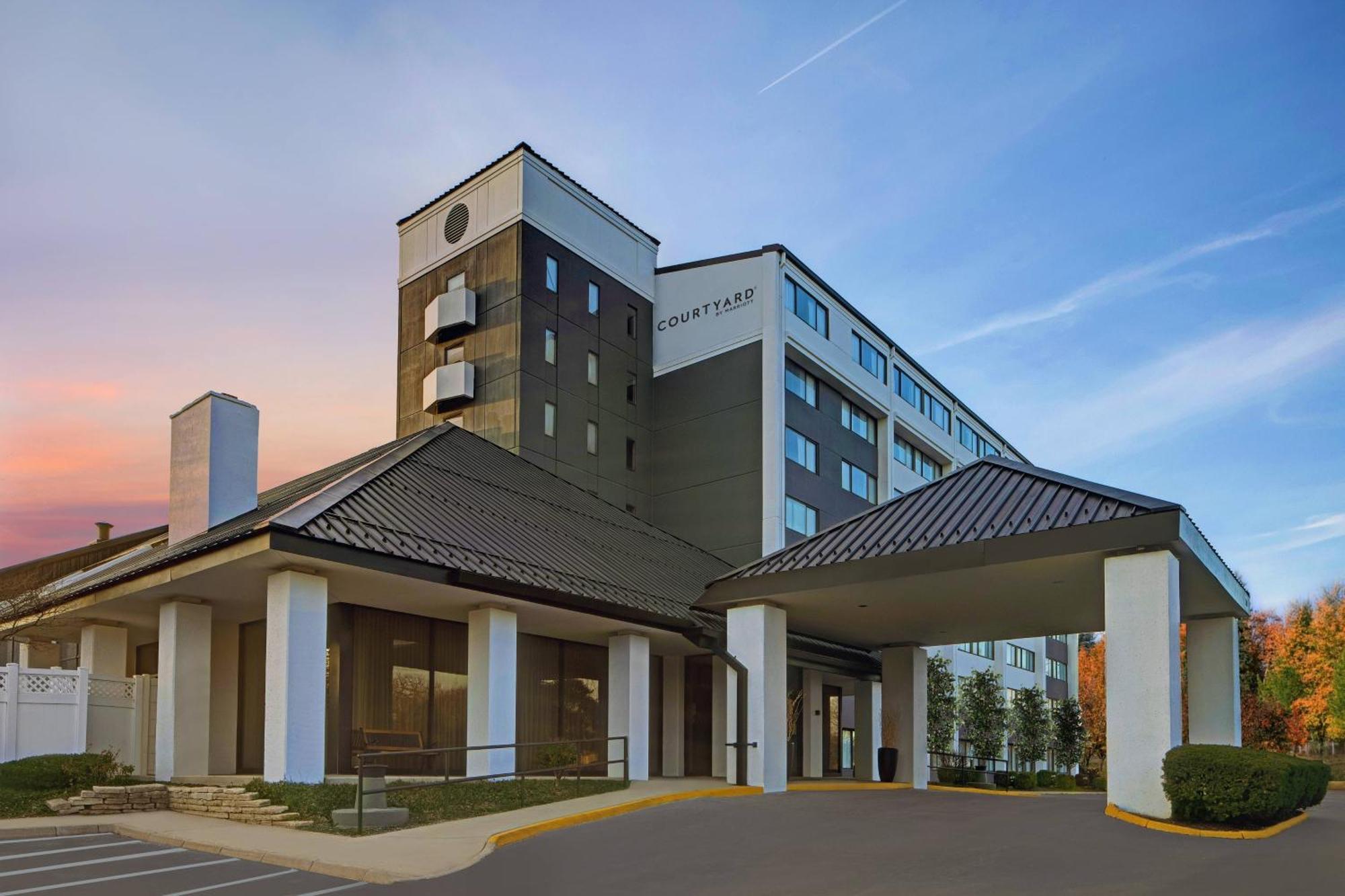 Courtyard Chicago Elmhurst/Oakbrook Area Esterno foto